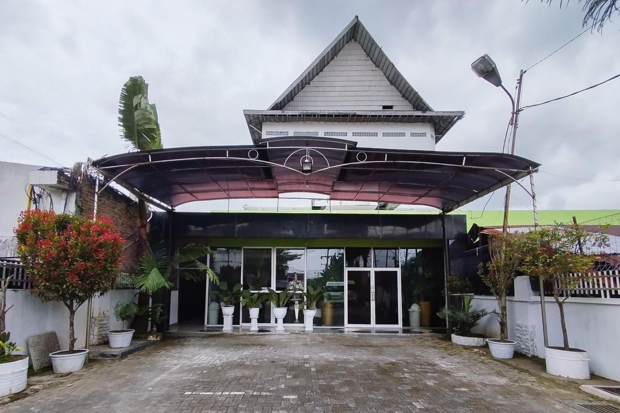 Reddoorz Near Focal Point Medan Hotel Sunggal ภายนอก รูปภาพ