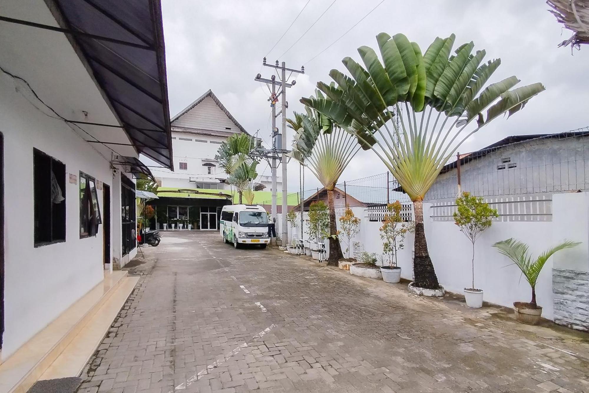 Reddoorz Near Focal Point Medan Hotel Sunggal ภายนอก รูปภาพ