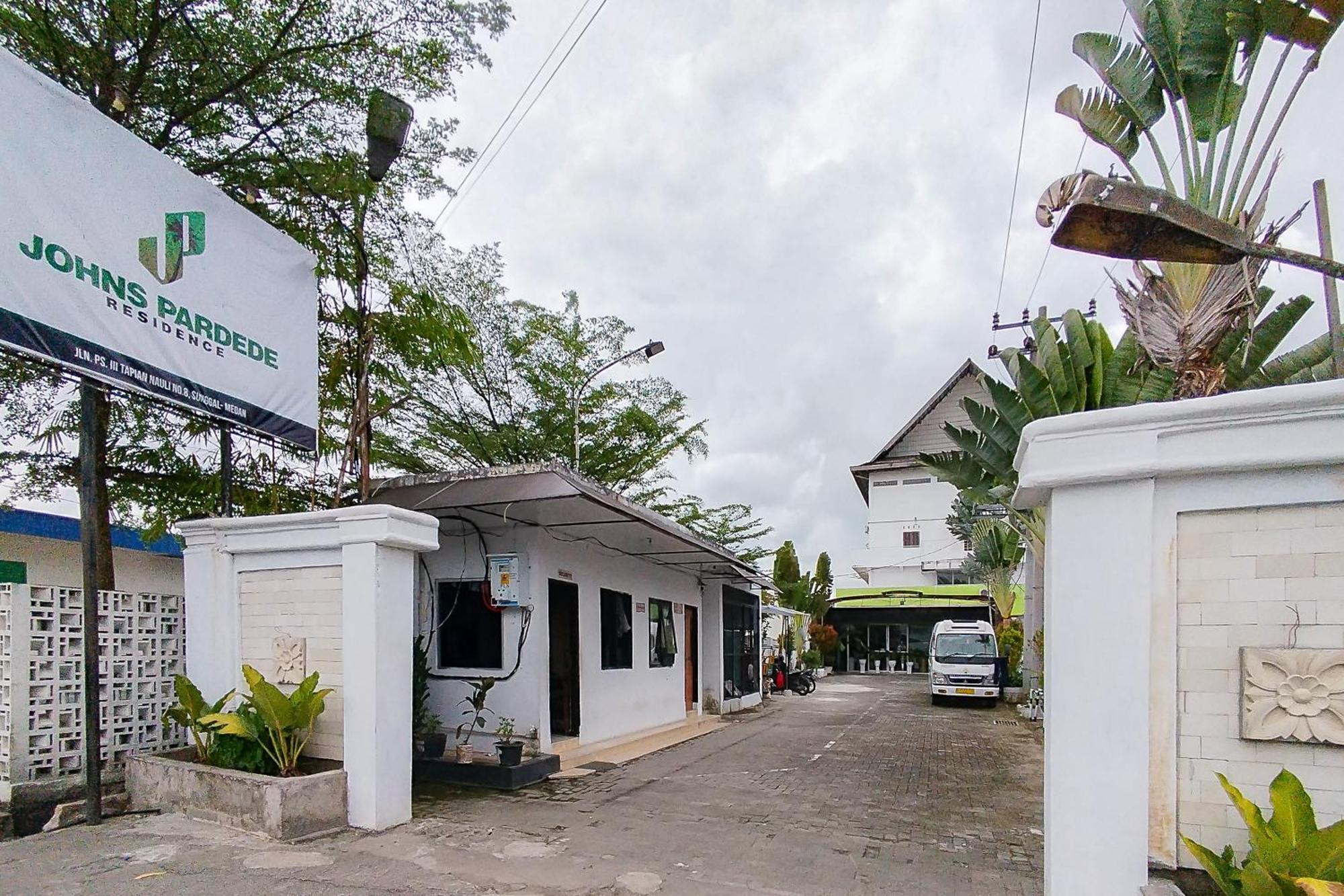 Reddoorz Near Focal Point Medan Hotel Sunggal ภายนอก รูปภาพ
